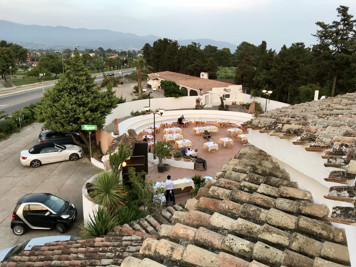 Hotel Su Meriagu Capitana Buitenkant foto