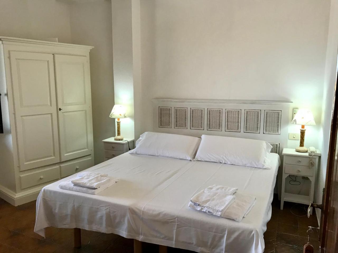 Hotel Su Meriagu Capitana Buitenkant foto